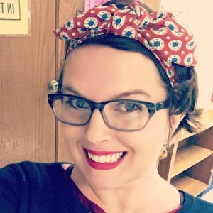 Meet your Posher, Crystal